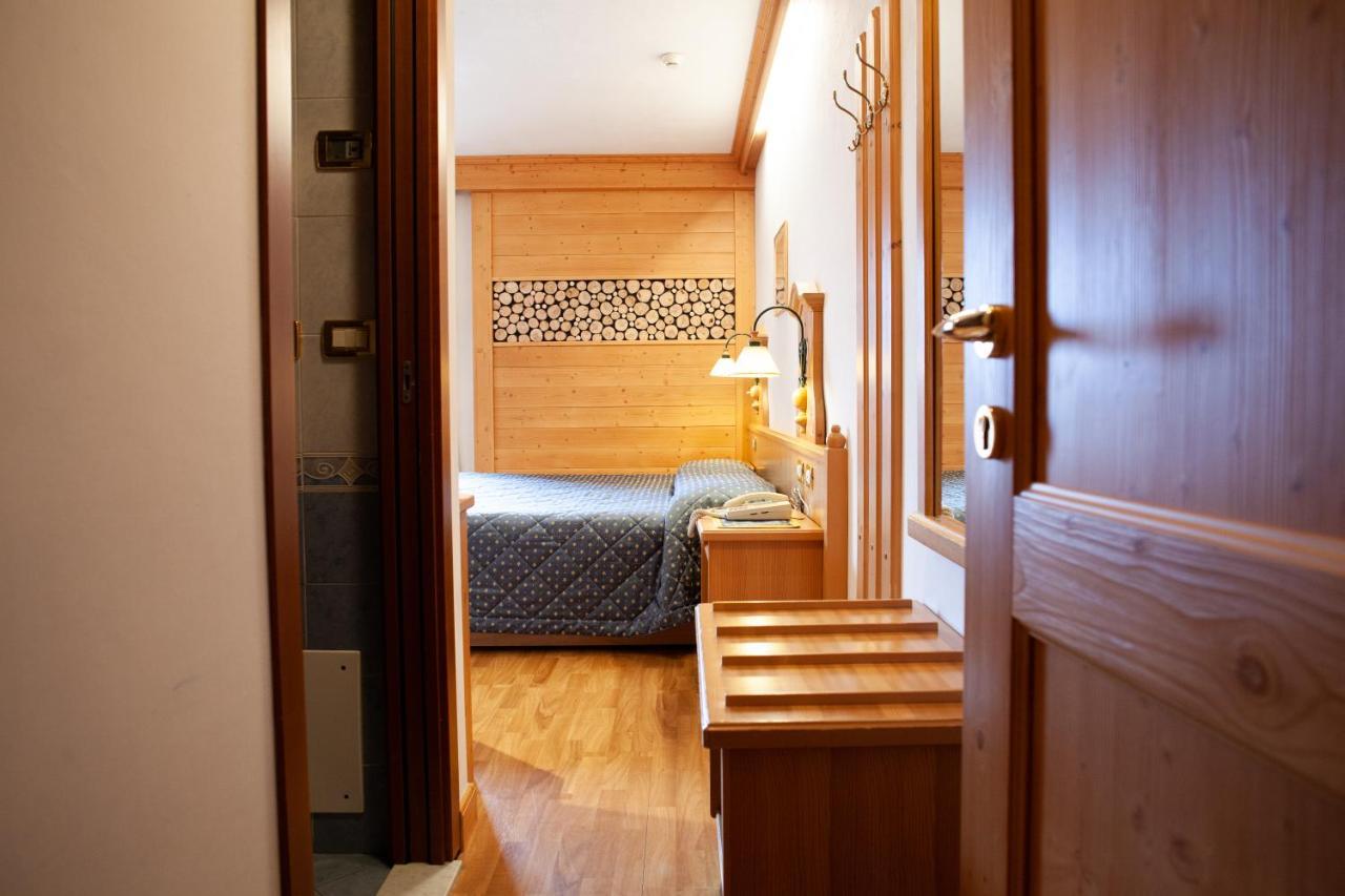 Hotel Posta ฟอร์นี ดิ โซปรา ภายนอก รูปภาพ