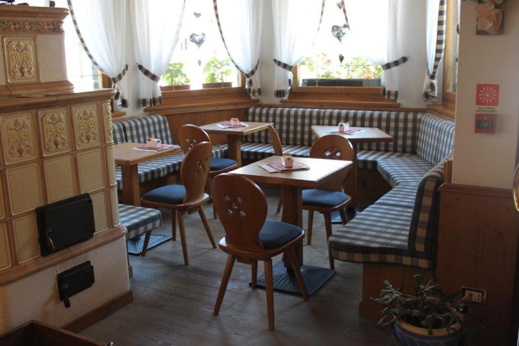 Hotel Posta ฟอร์นี ดิ โซปรา ภายนอก รูปภาพ